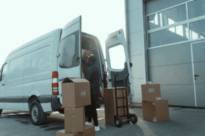Scopri di più sull'articolo Logistica 4.0: gli allestimenti di Veicoli industriali per il Trasporto dell’Ultimo Miglio